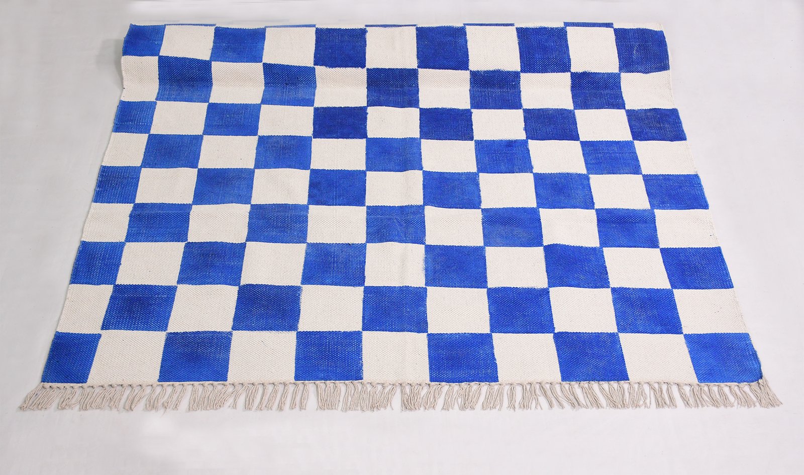Blue white rug check pattern rug cotton rug flatweave rug home décor rug - Image 4