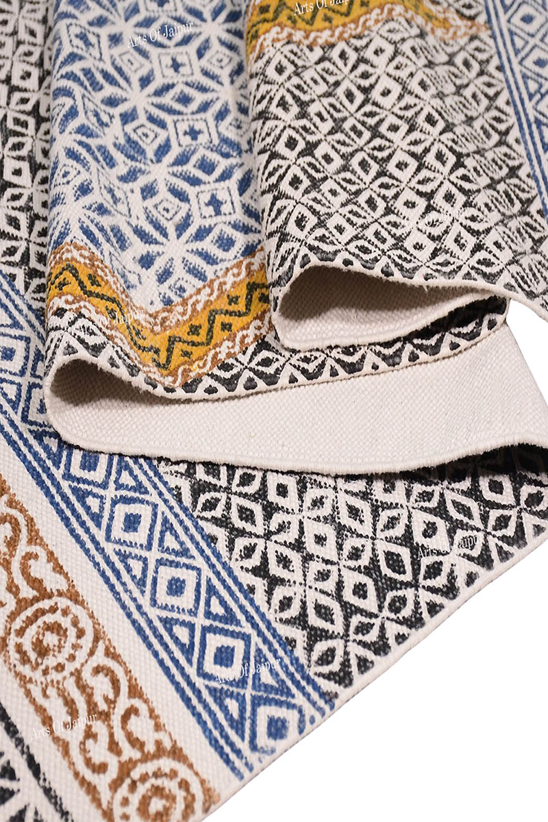 Geometric Diamond Rug – Elegant Artisan Design - Image 4