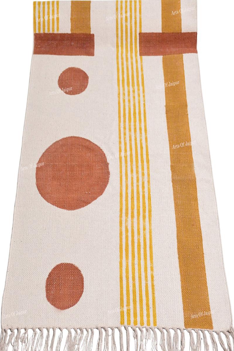 Elegant Geometric Area Rug for Home Interior Styling - Image 3