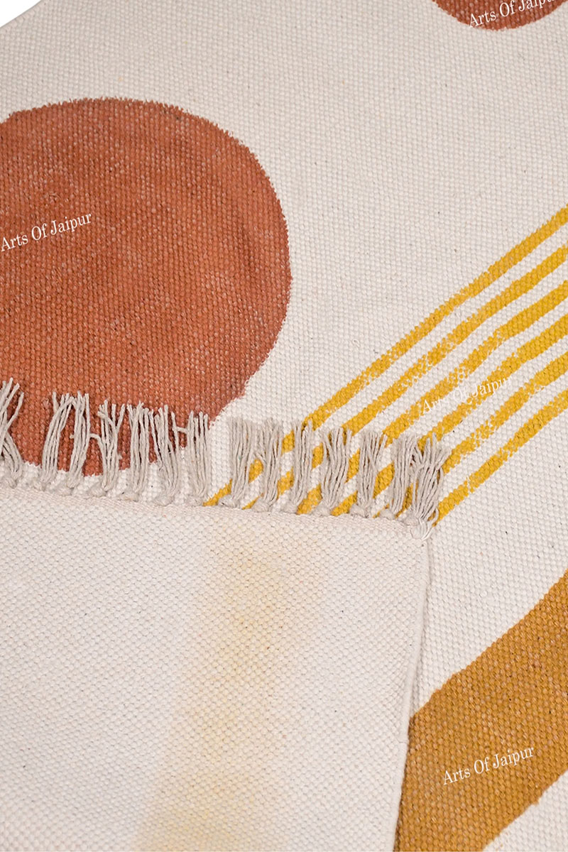 Elegant Geometric Area Rug for Home Interior Styling - Image 5